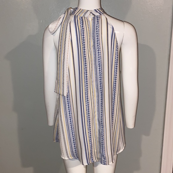 Gilli Pinstriped Sleeveless Blouse w/Tie - Picture 4 of 10